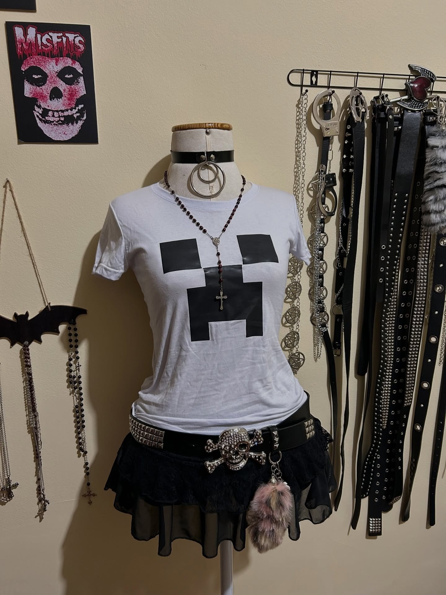 2000年代原宿系ファッション エモガール スリム Y2K  - Y2K Graphic Baby Tee Crop のレビューと価格