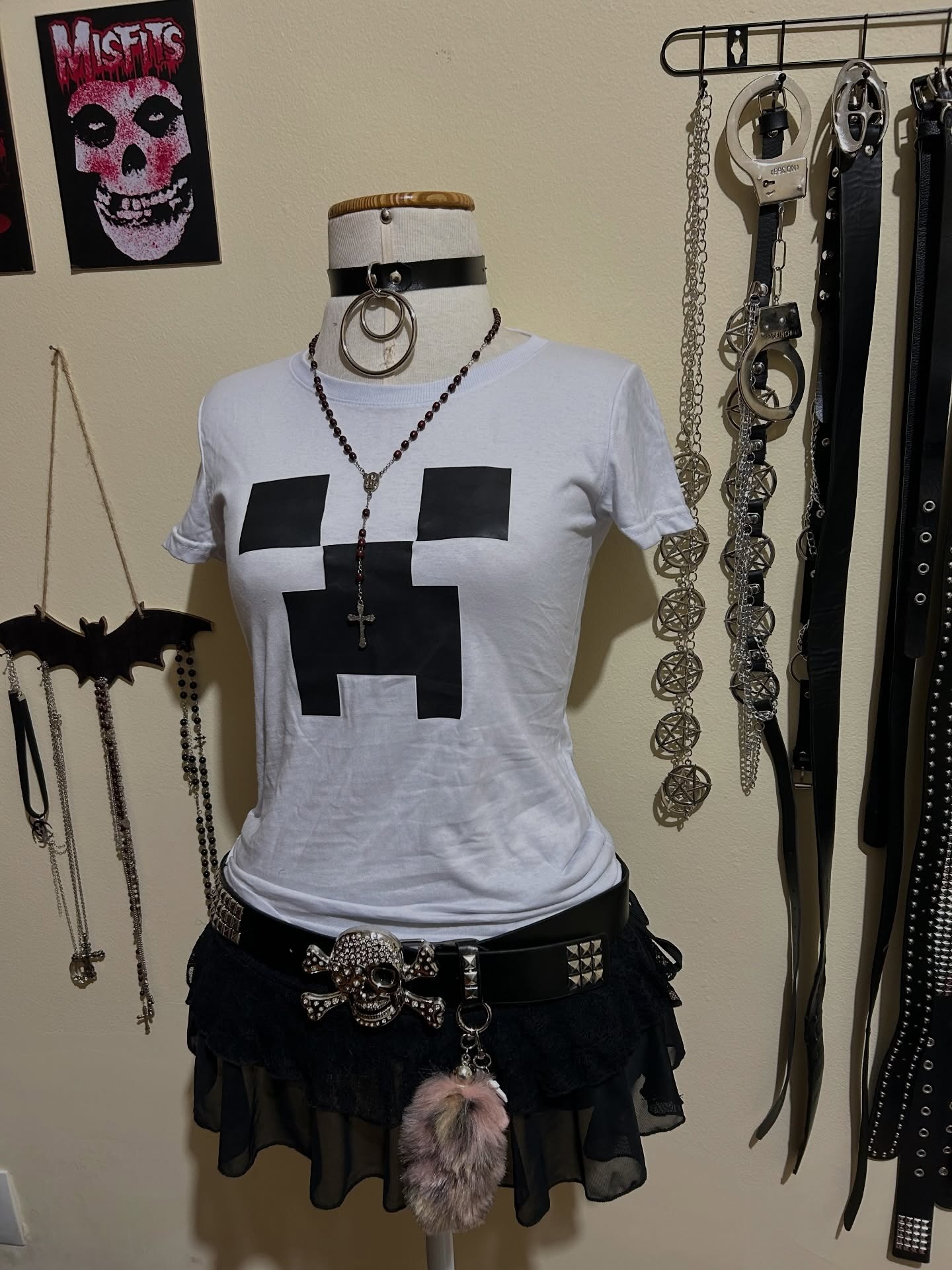 2000年代原宿系ファッション エモガール スリム Y2K  - Y2K Graphic Baby Tee Crop のレビューと価格
