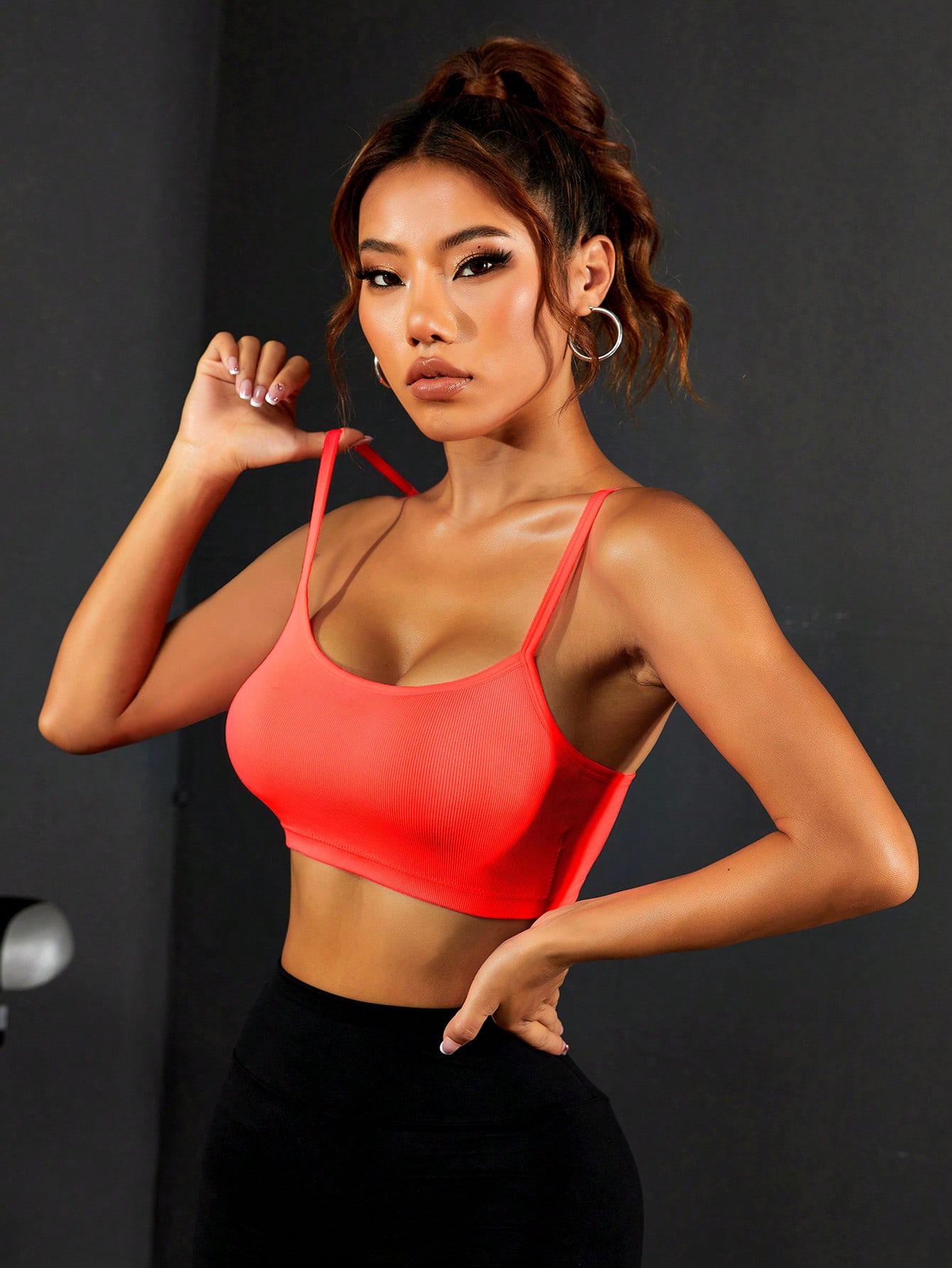 女性用リブ編み薄型ストラップスポーツブラUネックシームレスヨ - Seamless Ribbed Workout Tank Top のレビューと価格